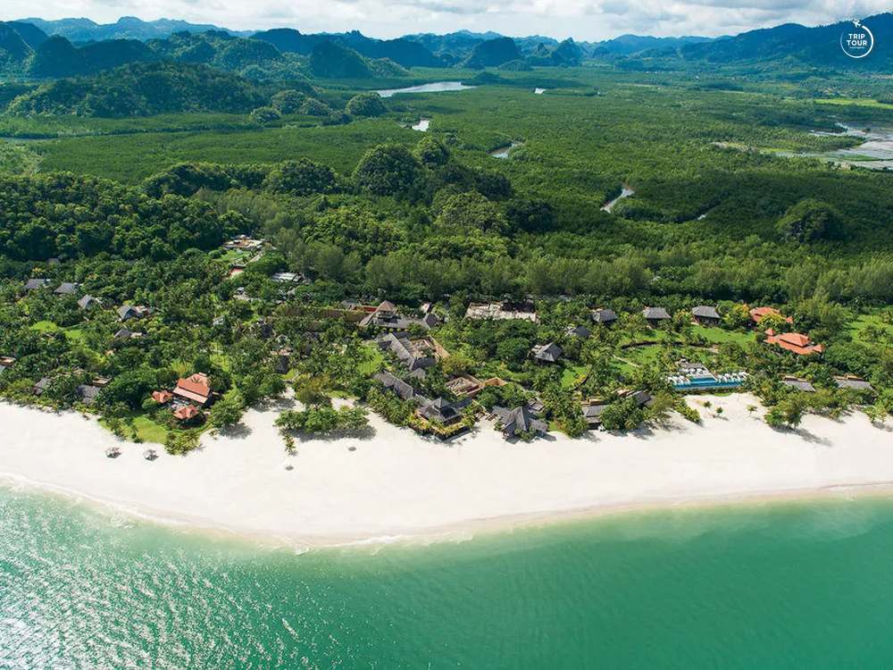 Dayang Bay Resort